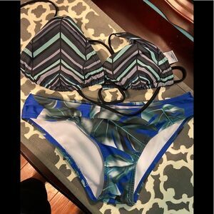 Mossimo Swimsuit Bikini 👙 Medium